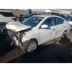 2017 NISSAN VERSA