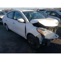 2017 NISSAN VERSA