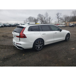 2020 VOLVO V60
