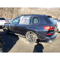 2021 BMW X7