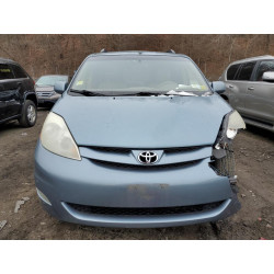 2009 TOYOTA SIENNA