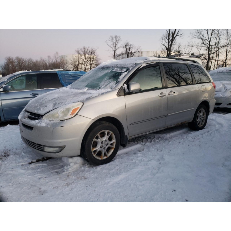 2004 TOYOTA SIENNA