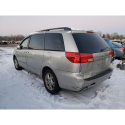 2004 TOYOTA SIENNA