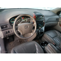 2004 TOYOTA SIENNA