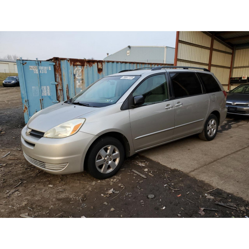 2004 TOYOTA SIENNA
