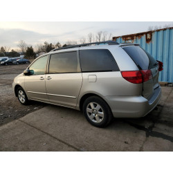 2004 TOYOTA SIENNA