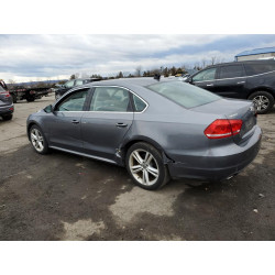 2012 VOLKSWAGEN PASSAT