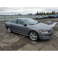 2012 VOLKSWAGEN PASSAT