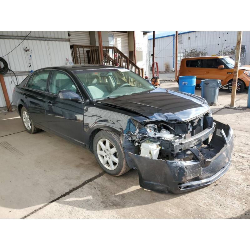 2005 TOYOTA AVALON