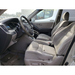 2003 TOYOTA HIGHLANDER