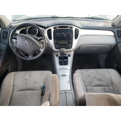 2004 TOYOTA HIGHLANDER