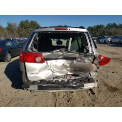 2009 TOYOTA SIENNA