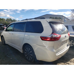 2018 TOYOTA SIENNA