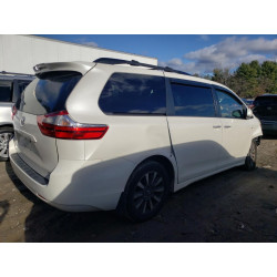 2018 TOYOTA SIENNA