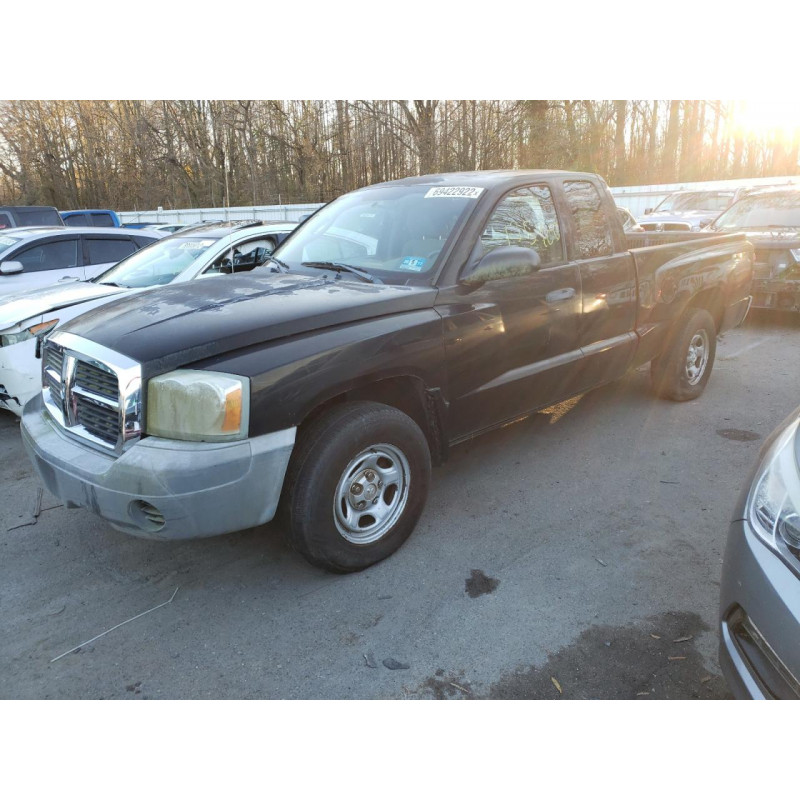 2005 DODGE DAKOTA