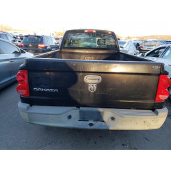 2005 DODGE DAKOTA