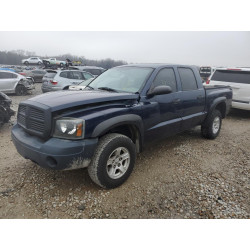 2005 DODGE DAKOTA