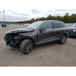 2015 VOLKSWAGEN TOUAREG