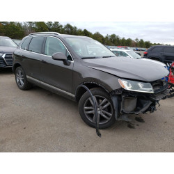 2015 VOLKSWAGEN TOUAREG
