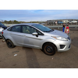 2012 FORD FIESTA