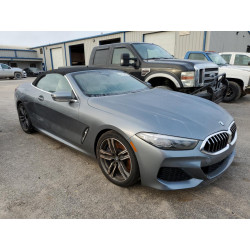2022 BMW M8