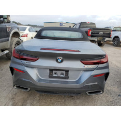 2022 BMW M8