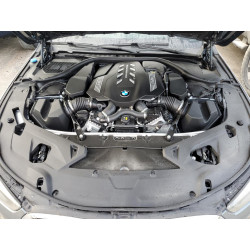 2022 BMW M8