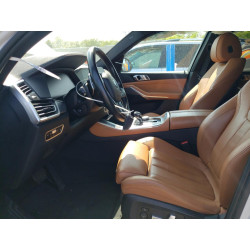 2019 BMW X5 5UXCR6C5XKLL38275 52343133