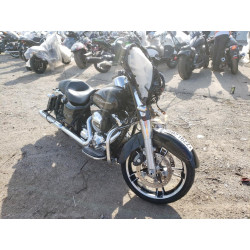 2015 HARLEY-DAVIDSON FL