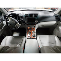 2010 TOYOTA HIGHLANDER