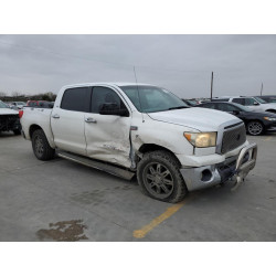 2011 TOYOTA TUNDRA