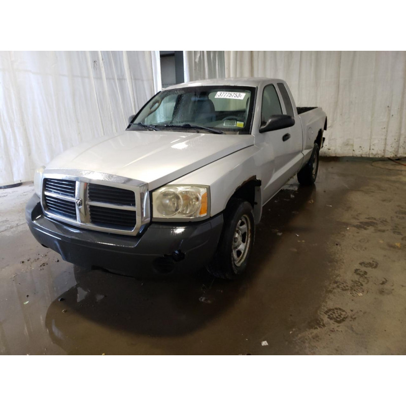 2005 DODGE DAKOTA