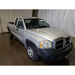 2005 DODGE DAKOTA