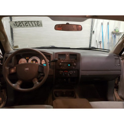 2005 DODGE DAKOTA