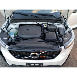 2021 VOLVO XC40