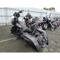 2018 HARLEY-DAVIDSON FL