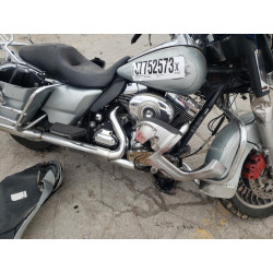 2011 HARLEY-DAVIDSON FL