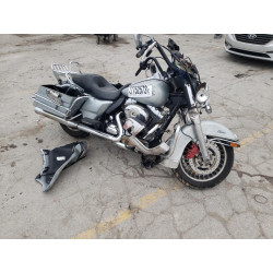 2011 HARLEY-DAVIDSON FL